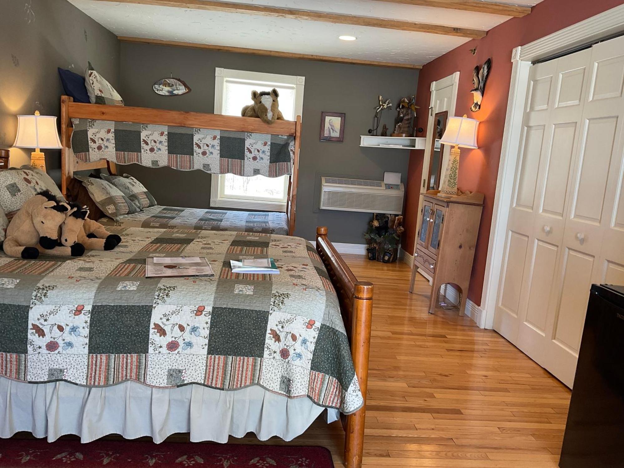 Mountain Quest Inn Marlinton エクステリア 写真